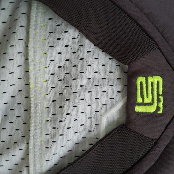 LeBran James Nike air basketball jersey - Picture 4 of 4